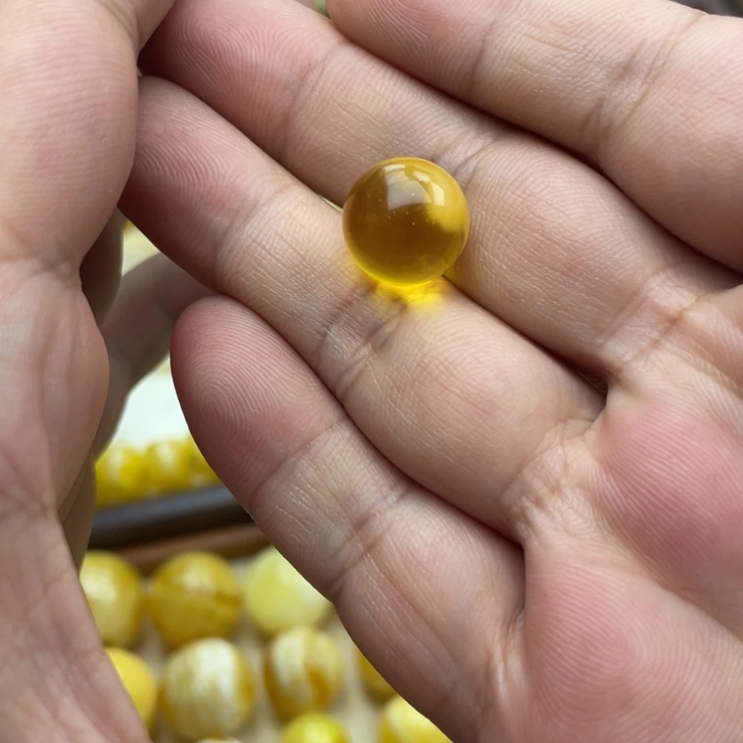 琥珀未镶嵌颈饰琥珀蜜蜡