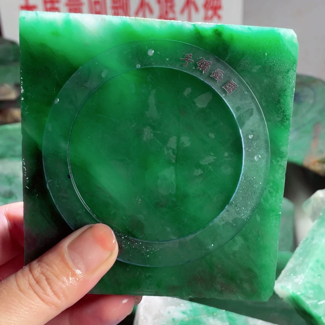 用***8定制石英质玉（非洲翠）