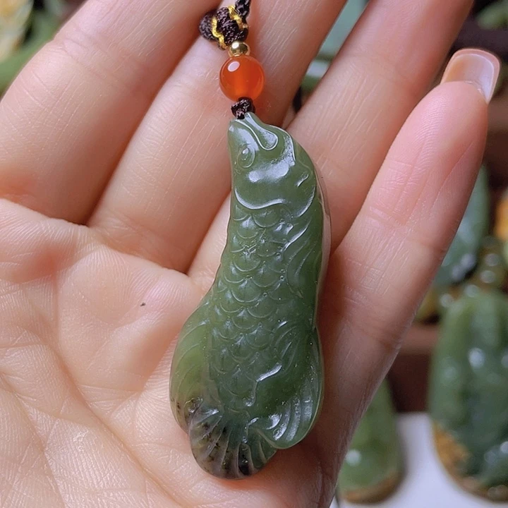 未镶嵌岫岩河磨玉（透闪石质玉）把件