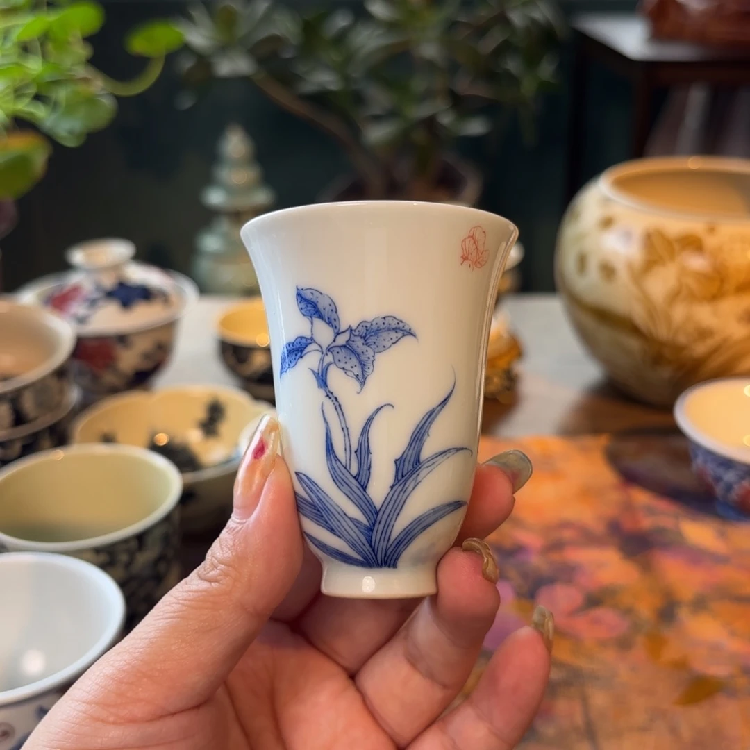 青花手绘闻香杯杯杯