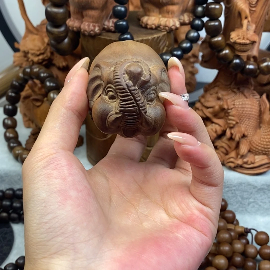 檀香木其他三**人黑肉 小象手把件 焦糖香 微瑕