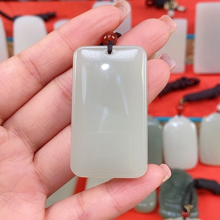 【闪购商品】颈饰未镶嵌和田玉