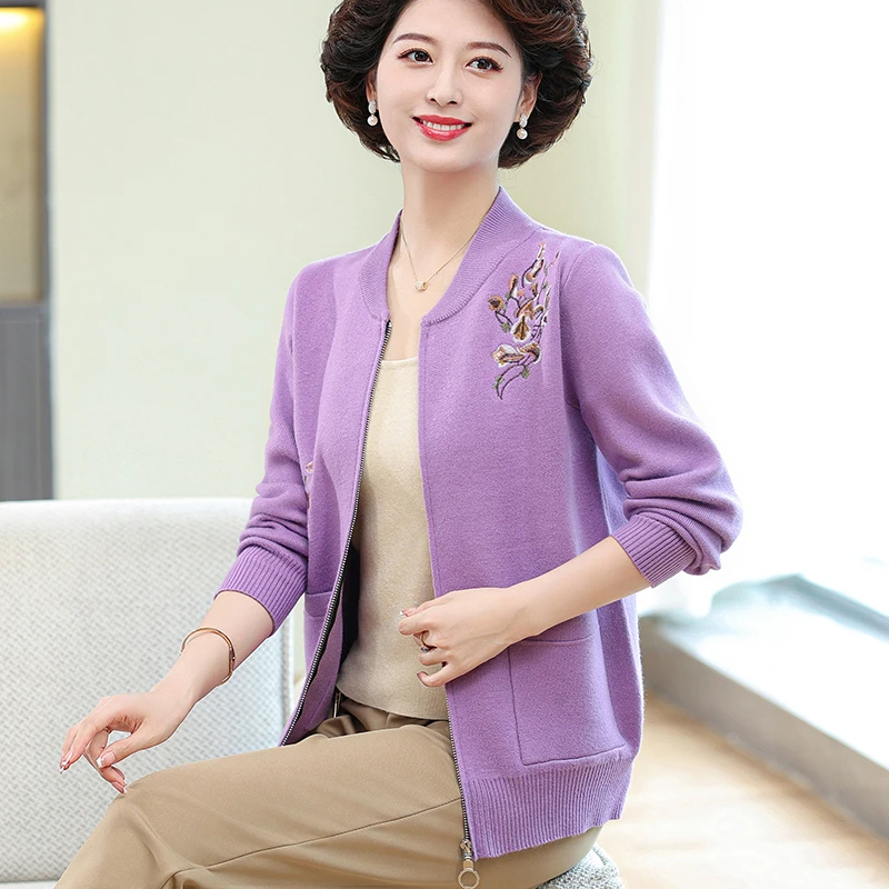 妈妈装拉链上衣秋冬季立领针织开衫中老年人女装洋气厚实外套