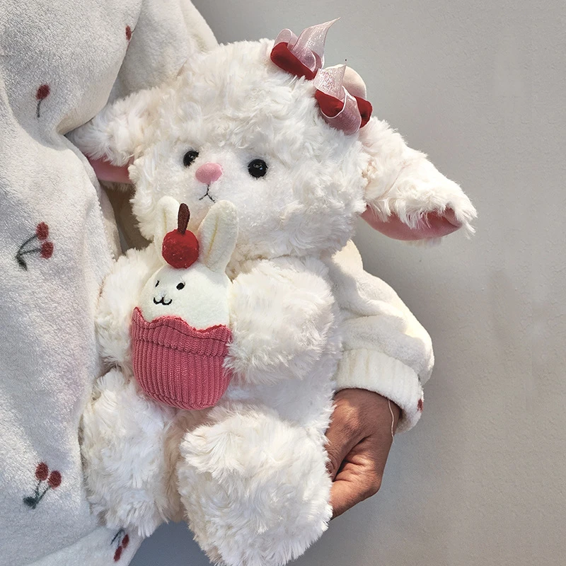 可爱软萌小羊公仔毛绒玩具绵羊玩偶送女友生日礼物布娃娃睡觉抱枕