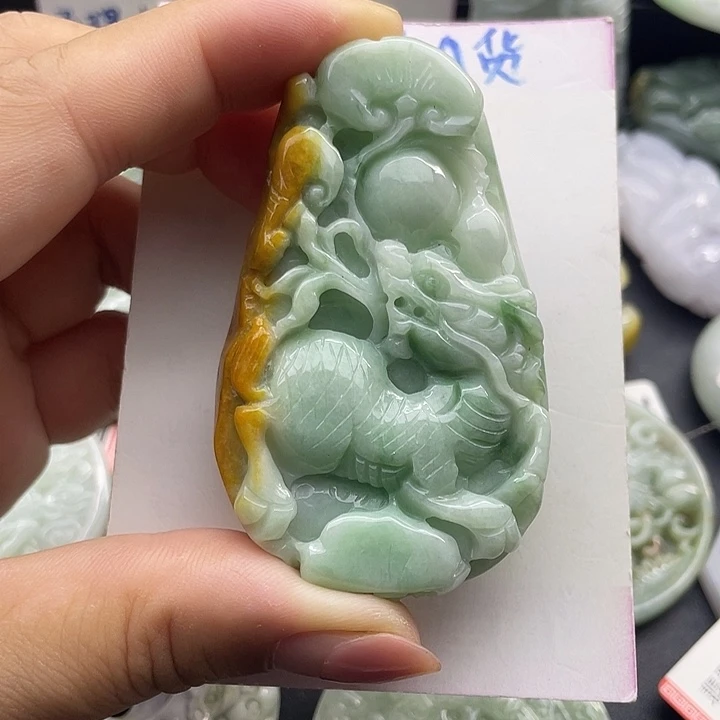 翡翠未镶嵌颈饰天然翡翠