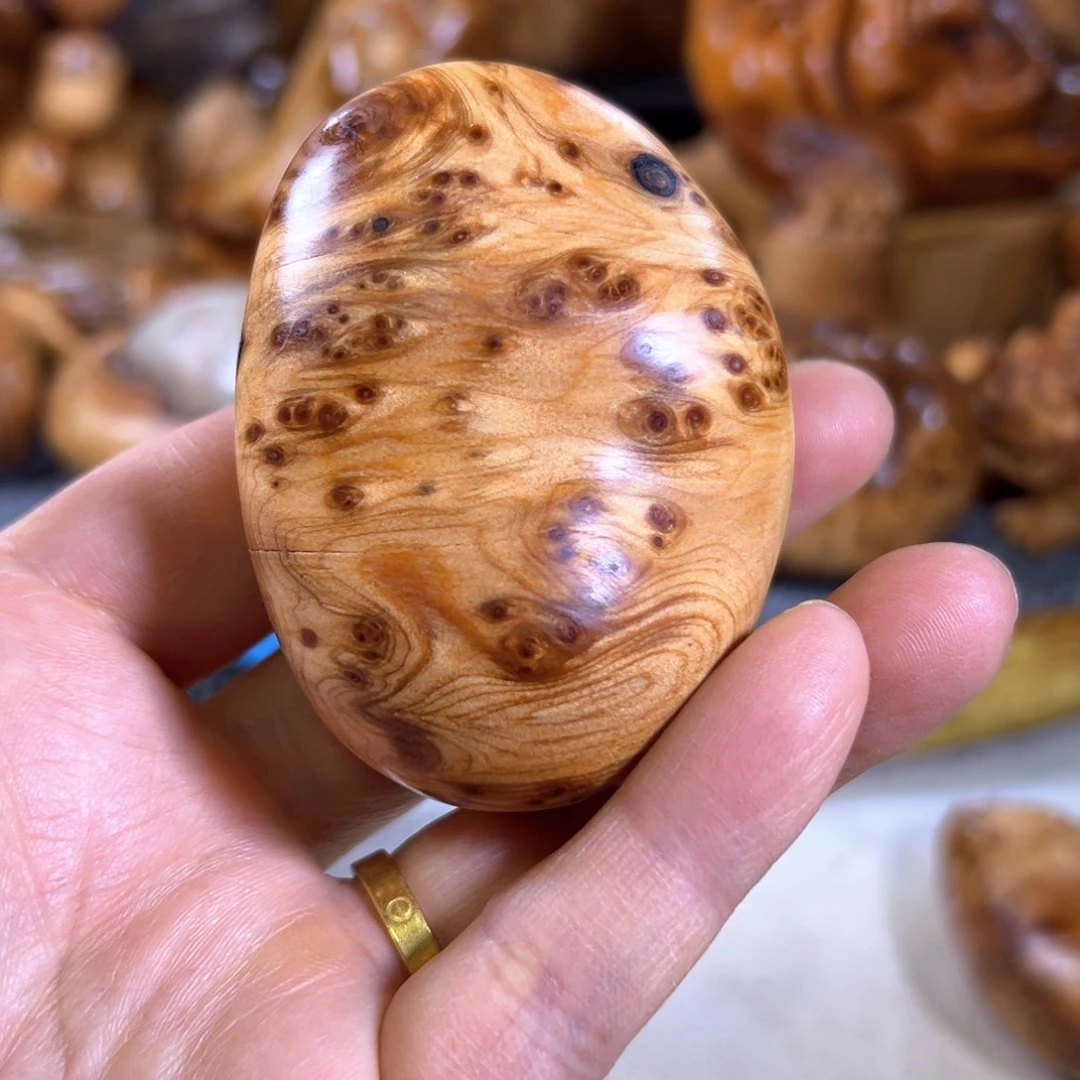 用***6柏木随行摆件手把件