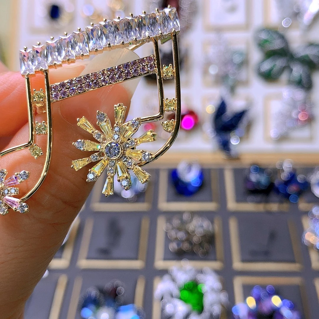 仿水晶铜合金胸针胸针胸花