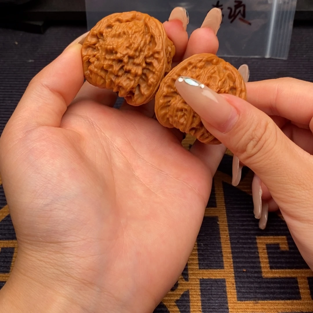 刚***）吊坠文玩核桃白狮子