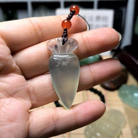 未镶嵌蛇纹石玉颈饰