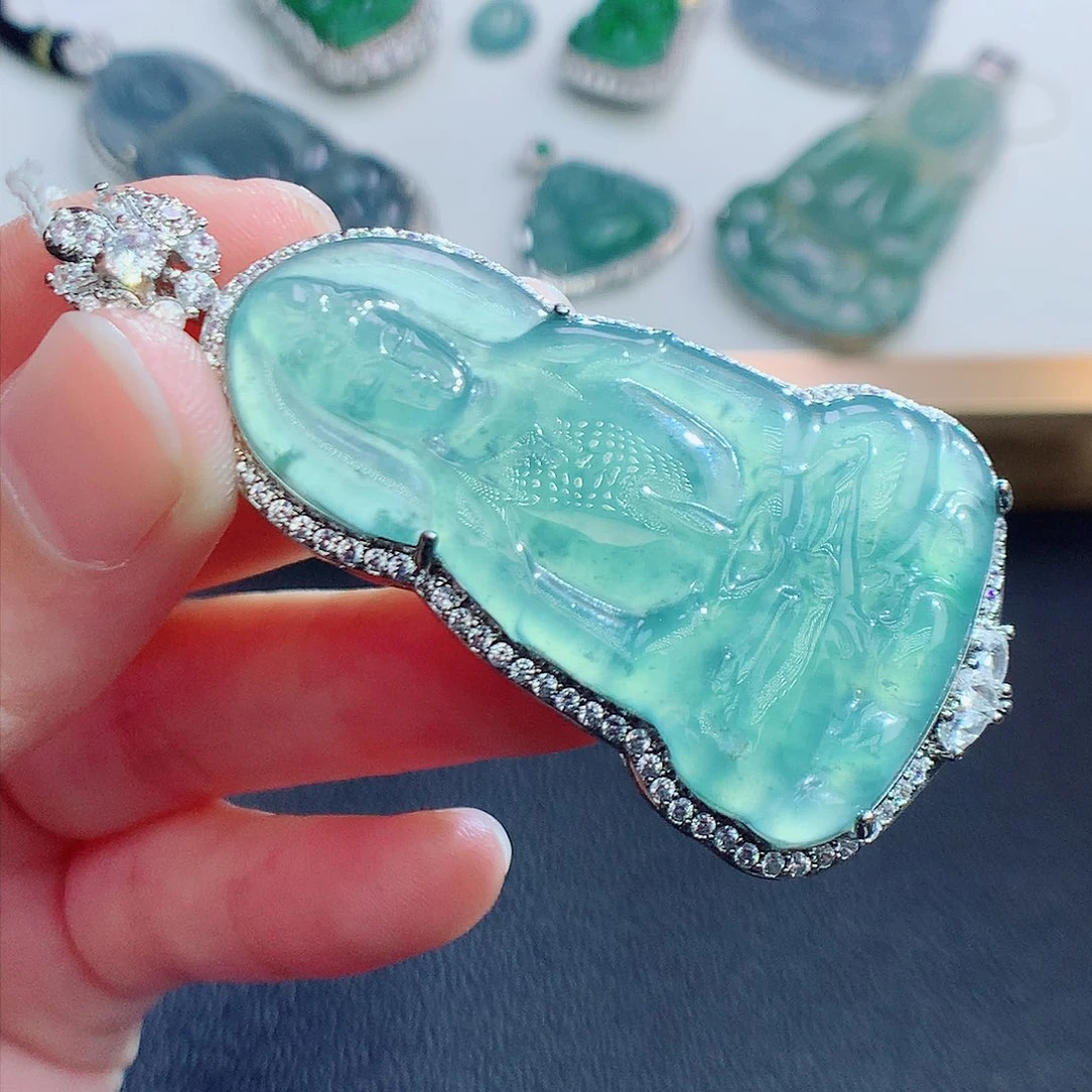 翡翠颈饰未镶嵌翡翠