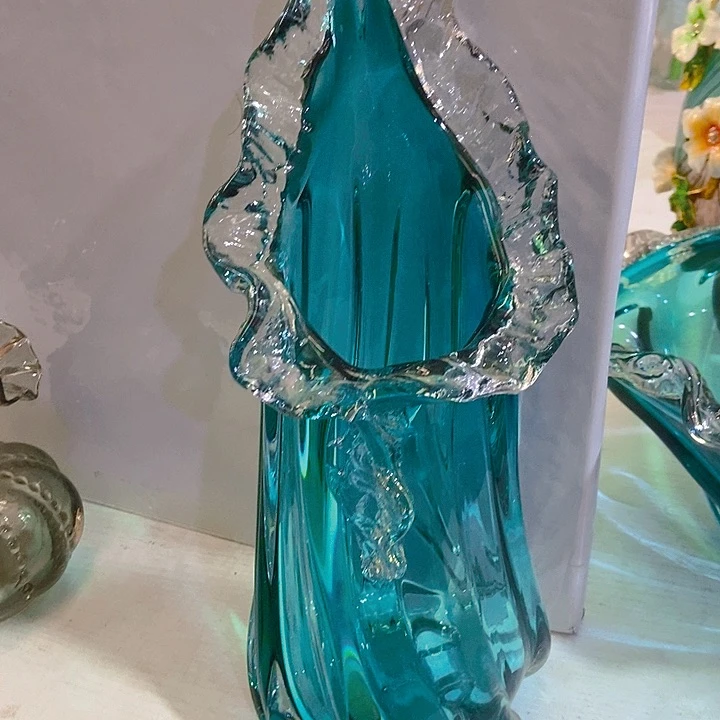 琉璃高度33厘米女王礼服花瓶