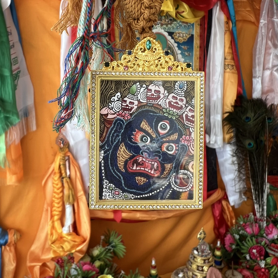 钛钢树脂吊坠 玛哈嘎拉护法佛首双面透明手绘小唐卡嘎乌盒