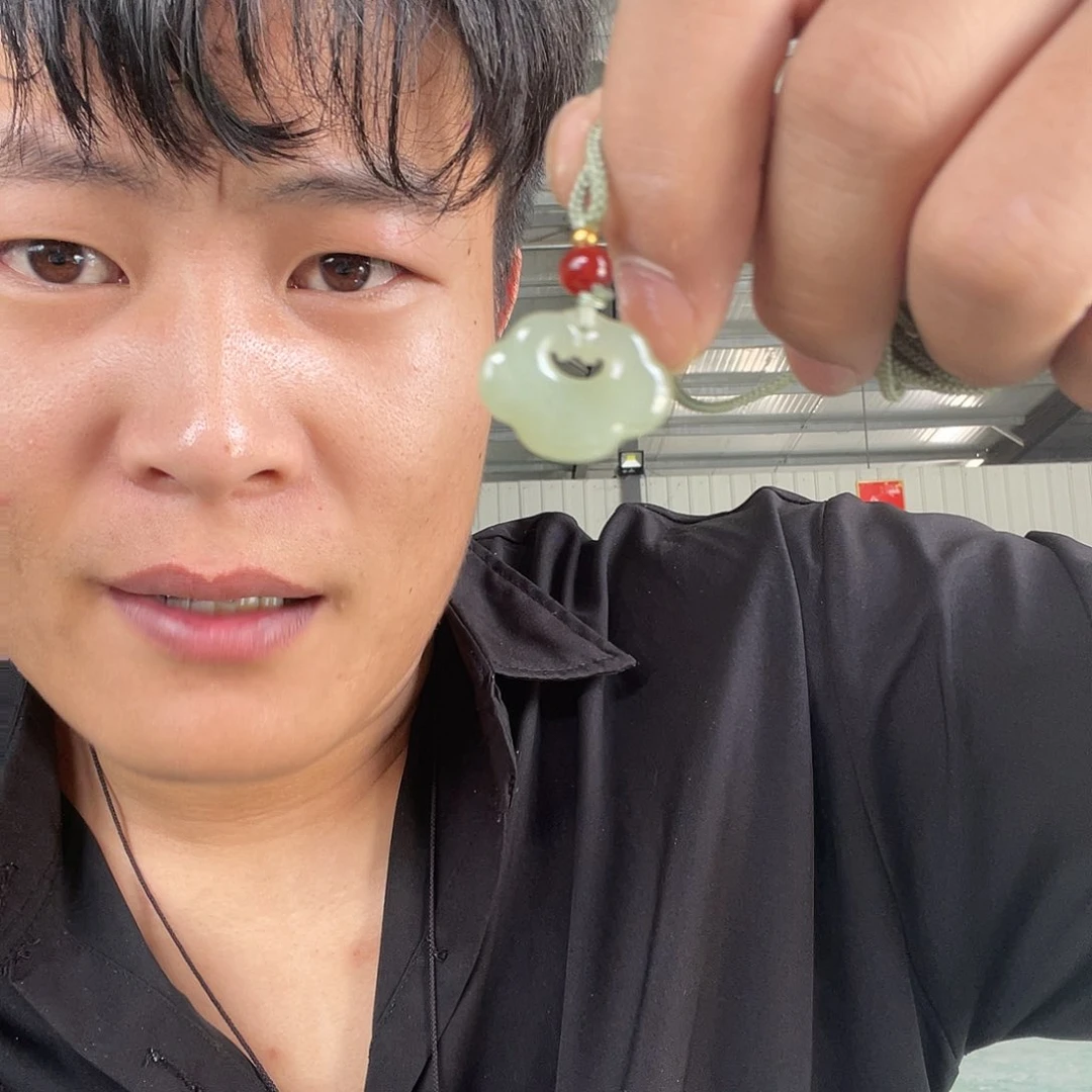 和田玉未镶嵌颈饰新疆且末料平安锁