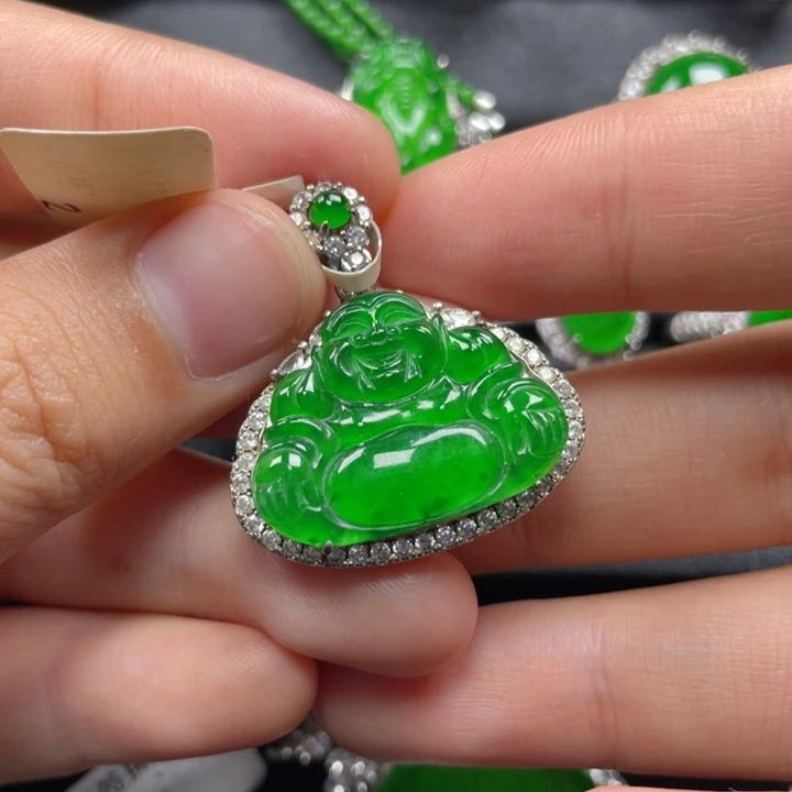 翡翠颈饰银S925镶嵌吊坠