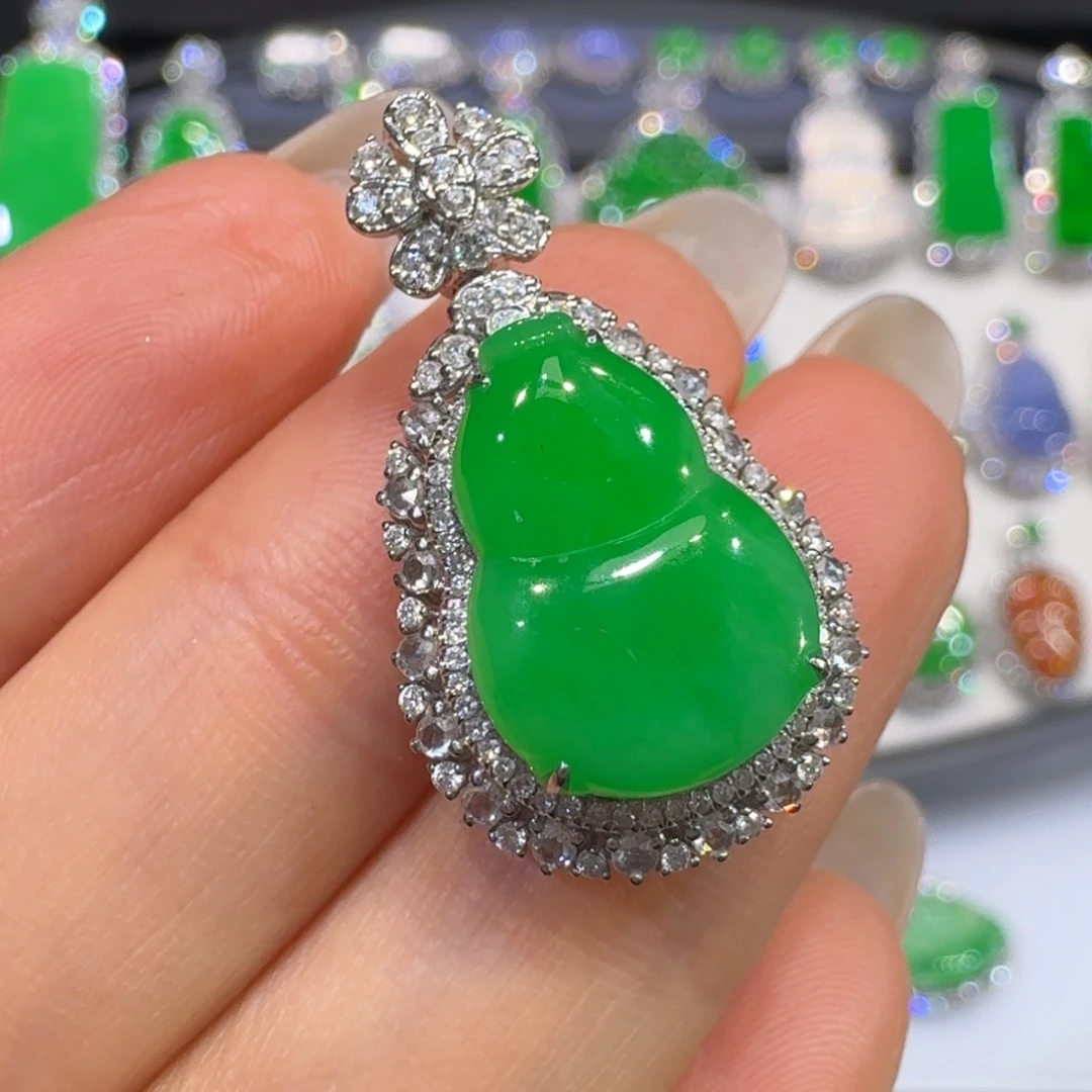 翡翠18K金镶嵌颈饰收到货48小时鉴赏期