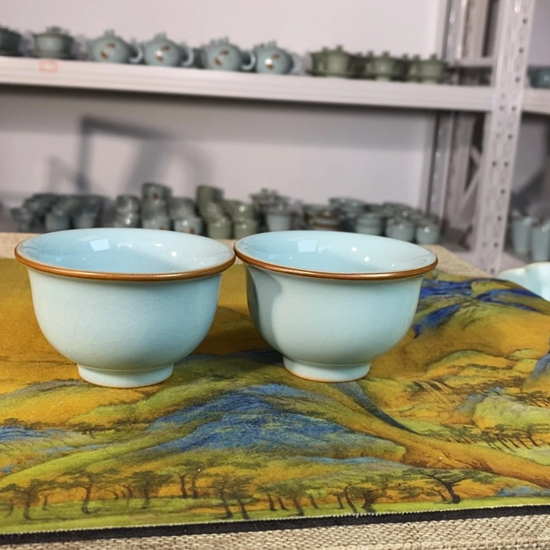 【闪购商品】天青压手杯微微瑕一对。。。。