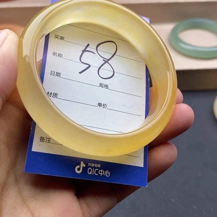 石英质玉未镶嵌手镯