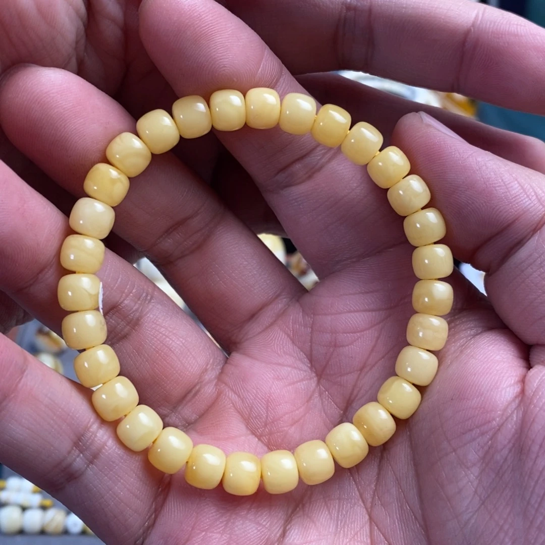 琥珀未镶嵌裸石7.5mm阿尔卑斯奶黄