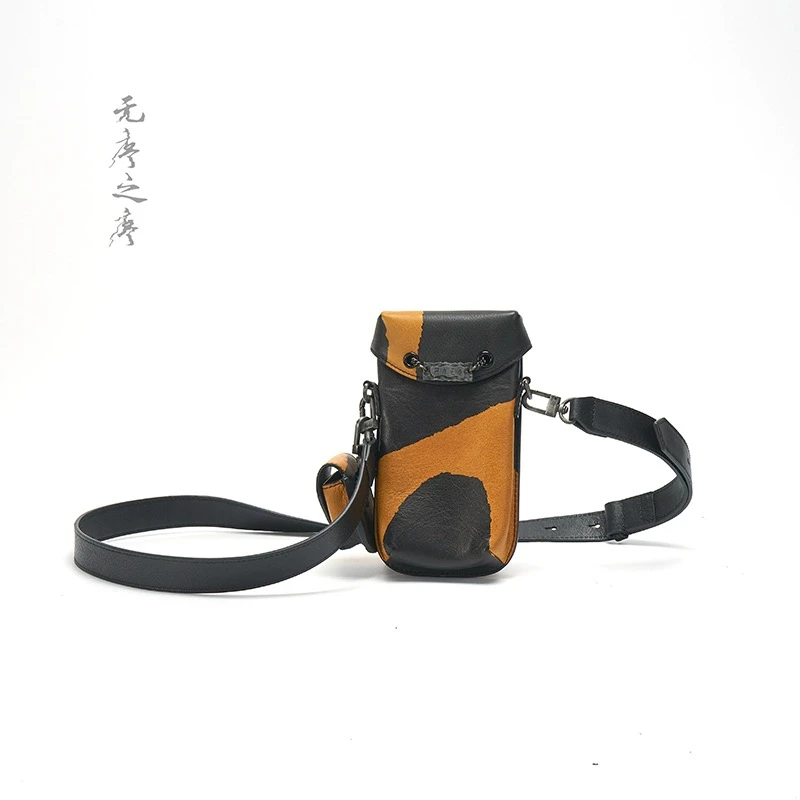 2024原创品牌手绘艺术时尚潮流休闲手机包真皮百搭斜挎包231013