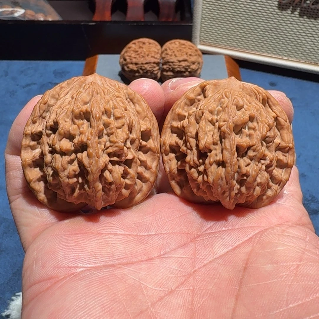 文玩核桃把件虎头46