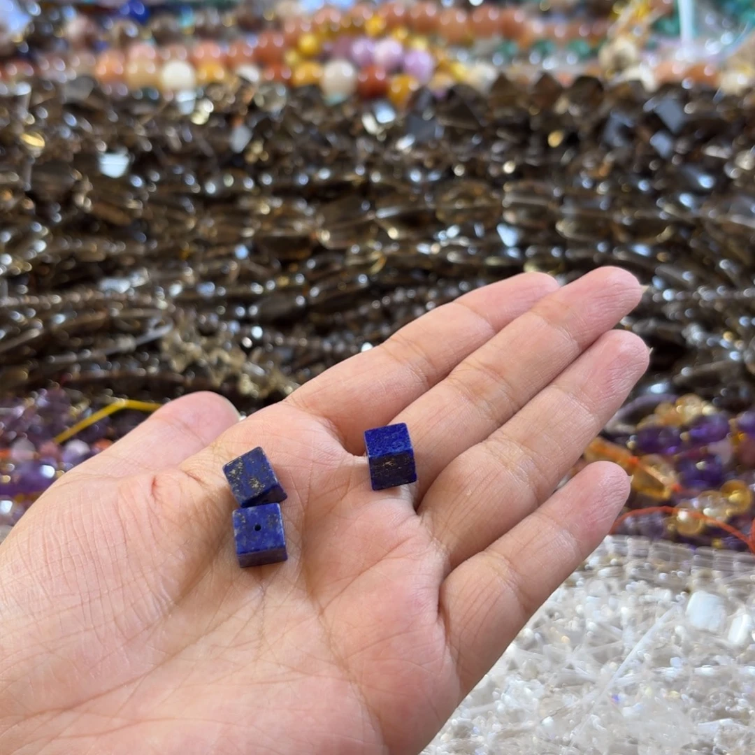 T***e水晶未镶嵌珠宝半成品