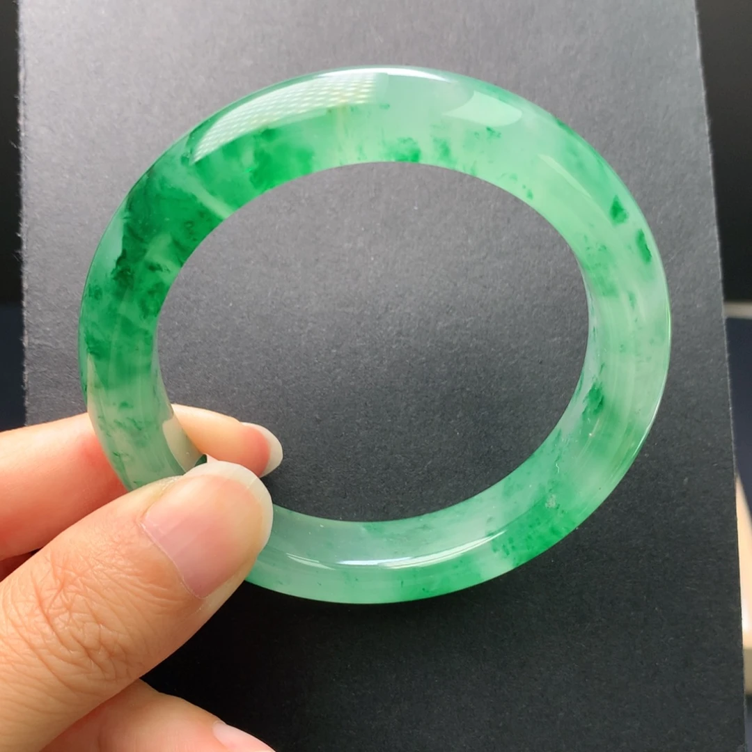 未镶嵌手镯石英质玉