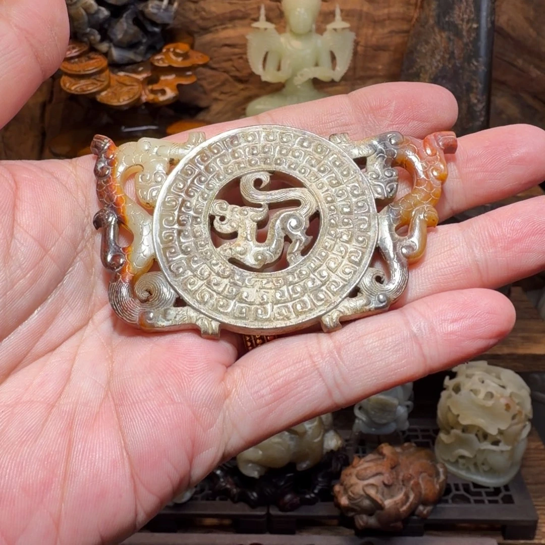 起***…和田玉未镶嵌挂件