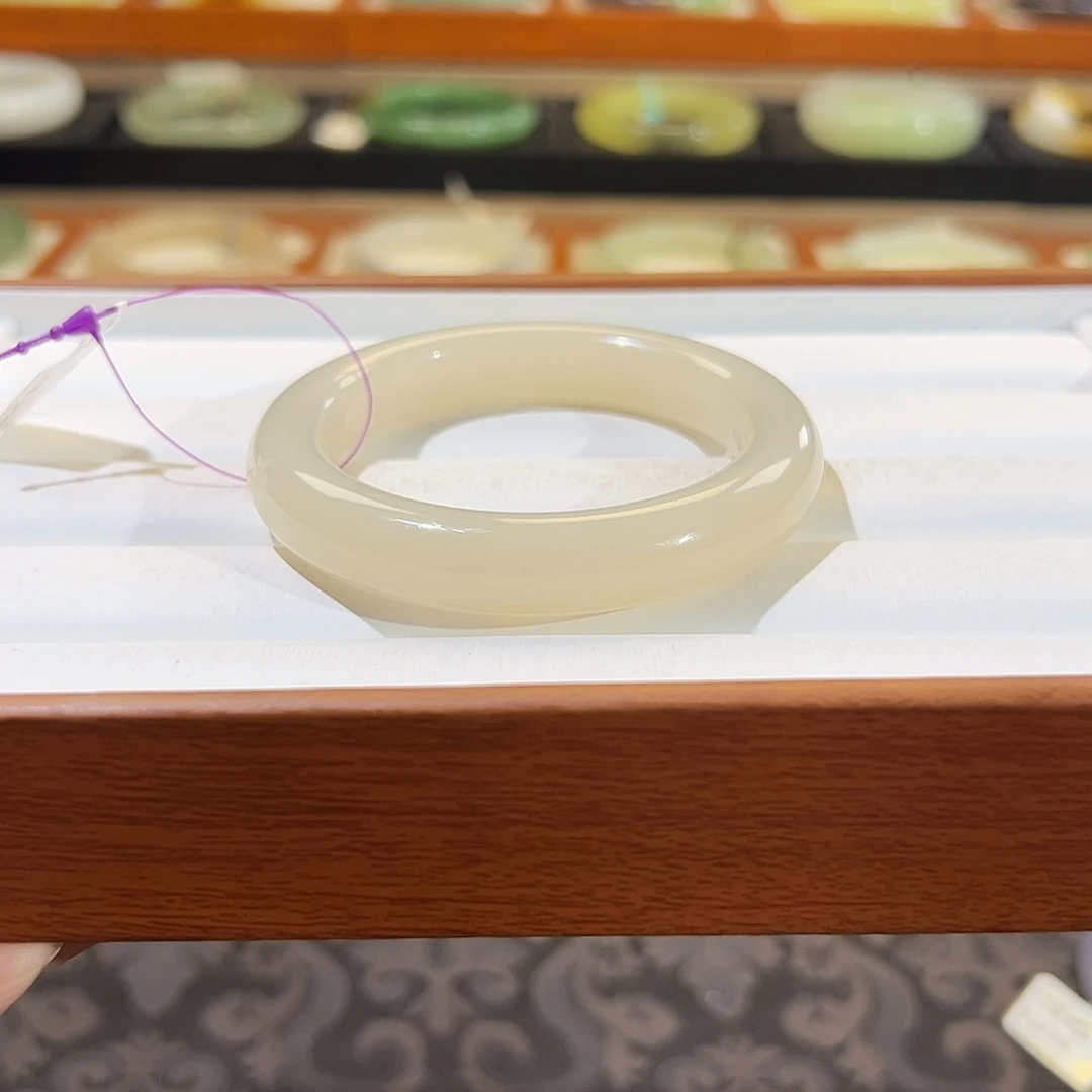 和田玉手镯未镶嵌  【冰粉】