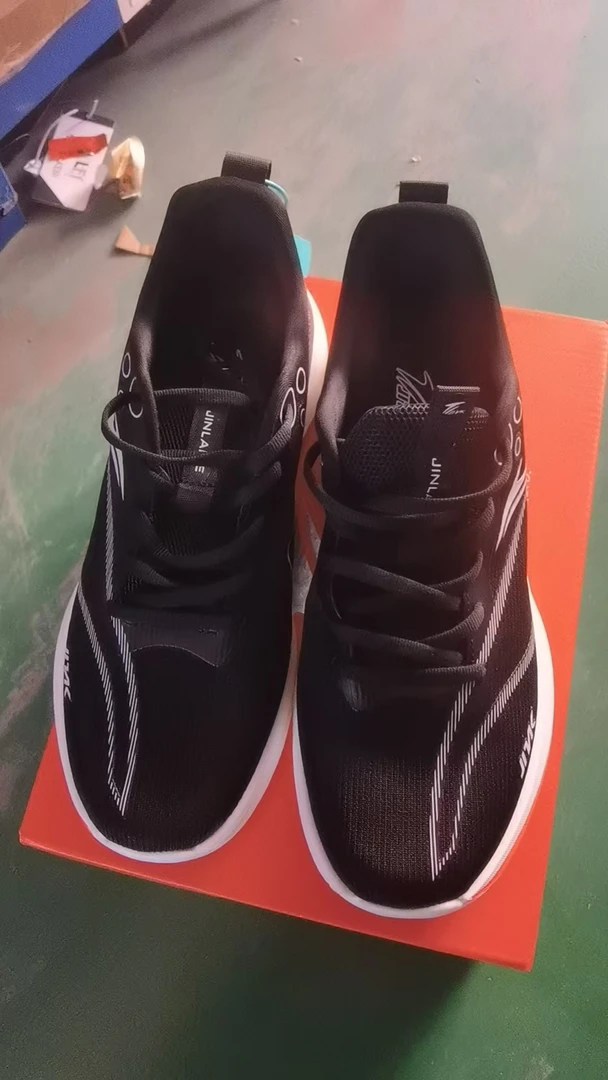 新款情侣时尚休闲运动鞋2526