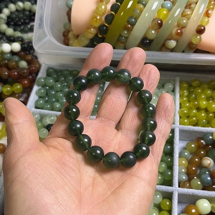 合金蛇纹石玉颈饰