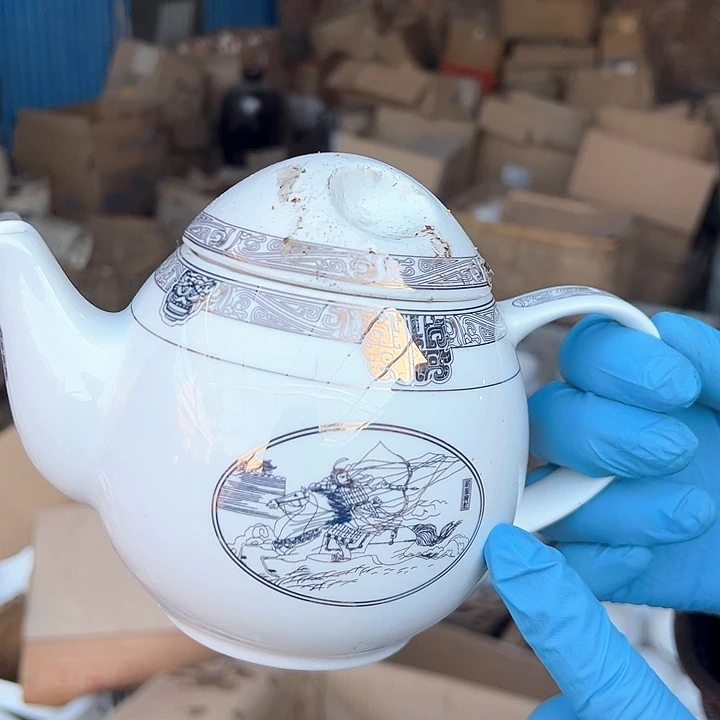 摆件陶瓷盘子碗啥都有