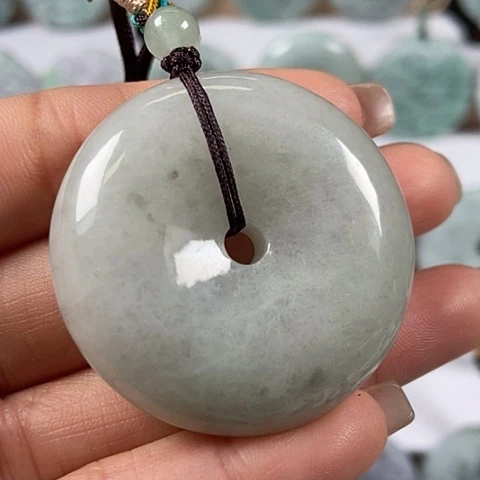 翡翠颈饰未镶嵌平安扣福利