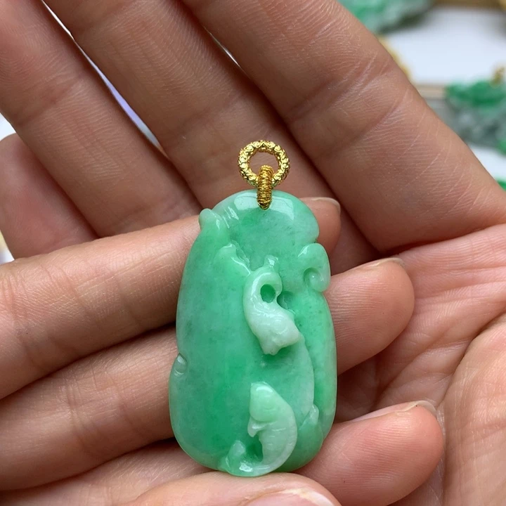 翡翠颈饰未镶嵌0**5翡翠
