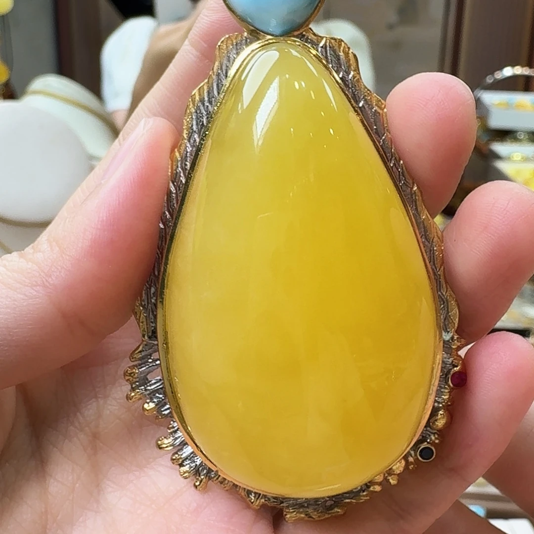 琥珀未镶嵌颈饰吊坠