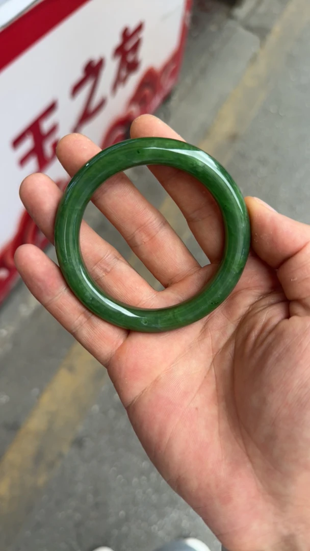 正品碧玉滴翠手镯北极玉精品大漏