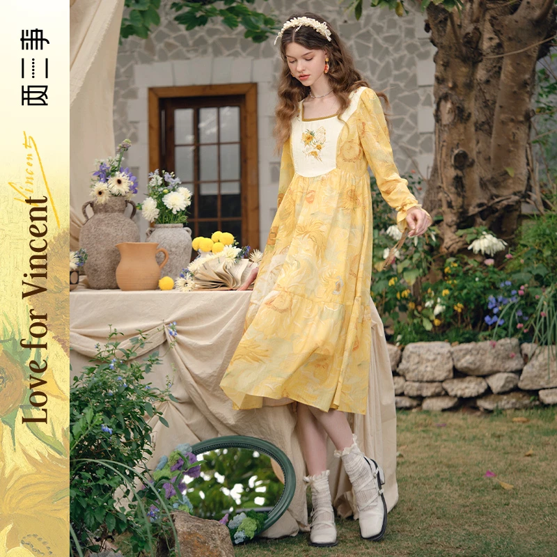 两三事梵高文艺 梦葵喵生 2025春季新款公主风方领绣花印花连衣裙