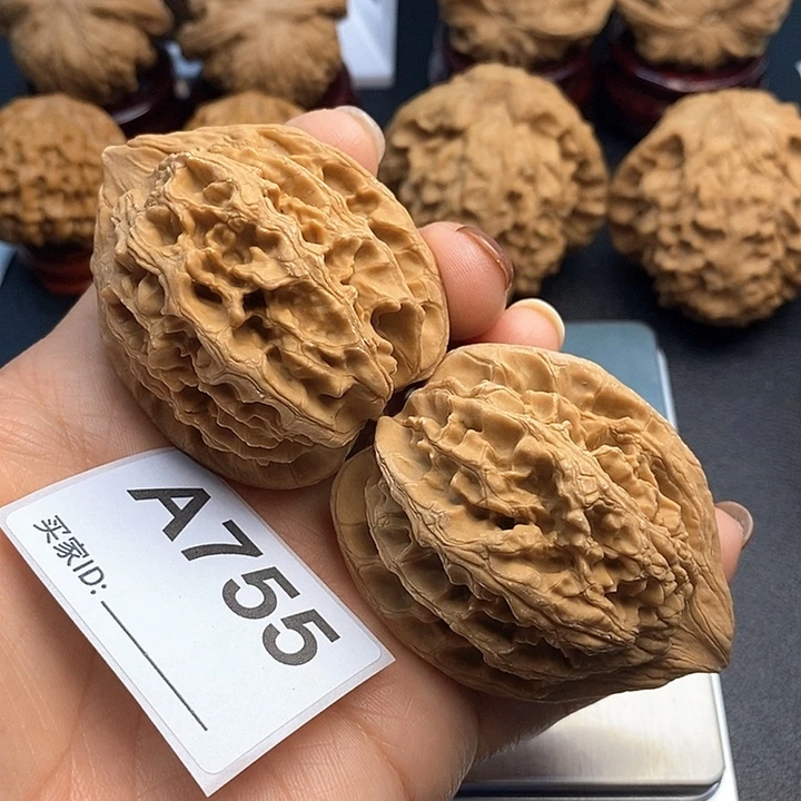 吊坠文玩核桃大沽石4.5，微瑕