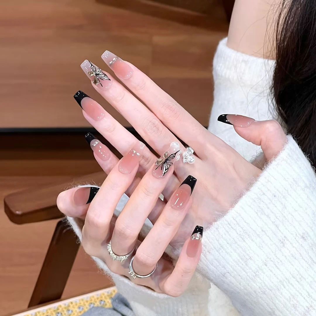 【买一随机送一】手工穿戴甲2025裸色秋冬高级感粉色碎钻显白美甲