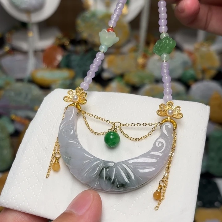 翡翠颈饰未镶嵌吊坠