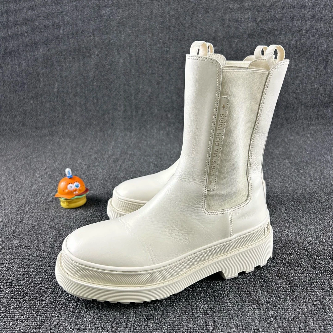 95新 DIOR/迪奥 白色徽标切尔西短靴37.5码 HB4264