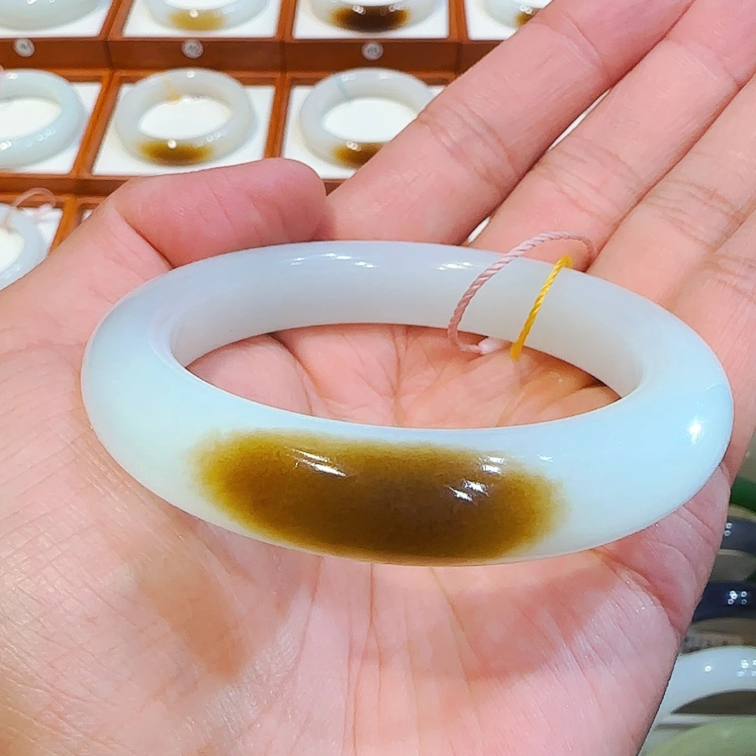 未镶嵌手镯和田玉且末一口咖糖55 56 57