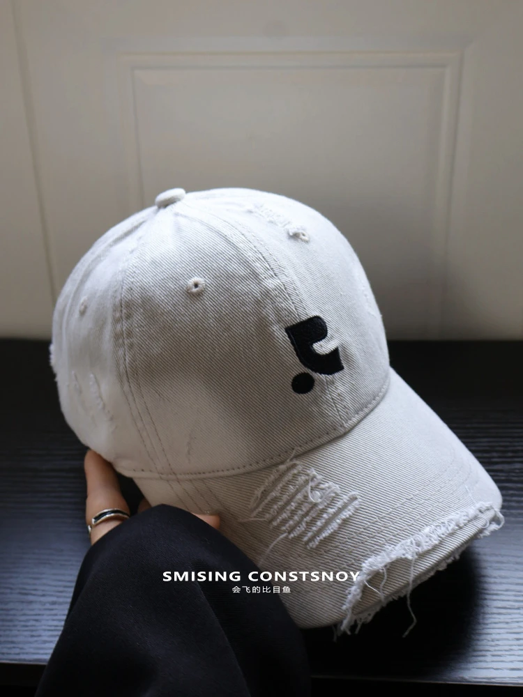 首尔现货！Red-“逗号”早秋做旧破洞棒球帽子女刺绣显脸小鸭舌帽男