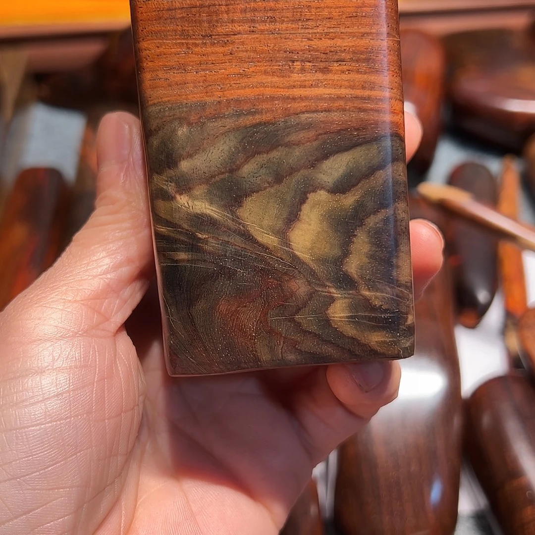 交趾黄檀（大红酸枝）美**哥