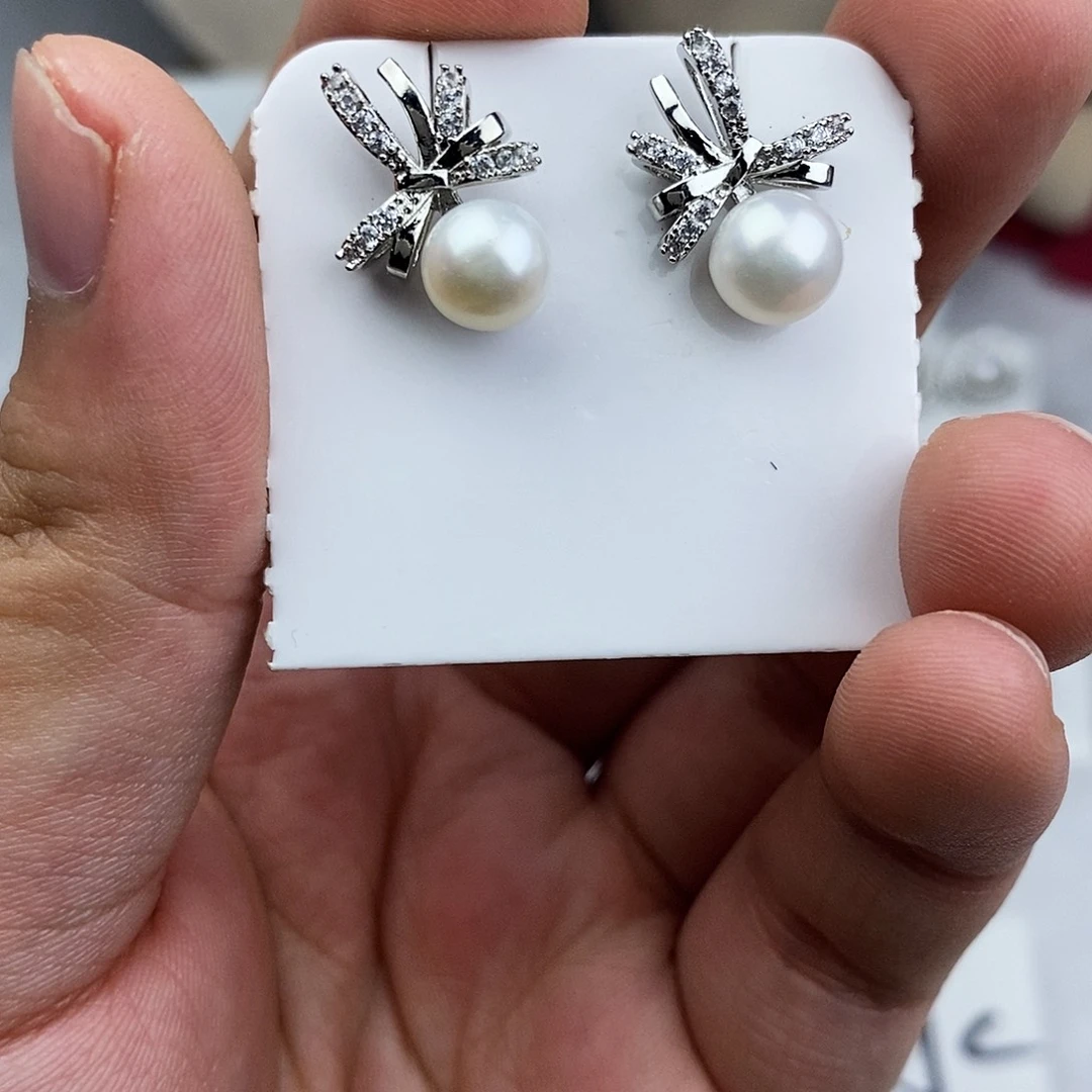 淡水珍珠耳饰未镶嵌