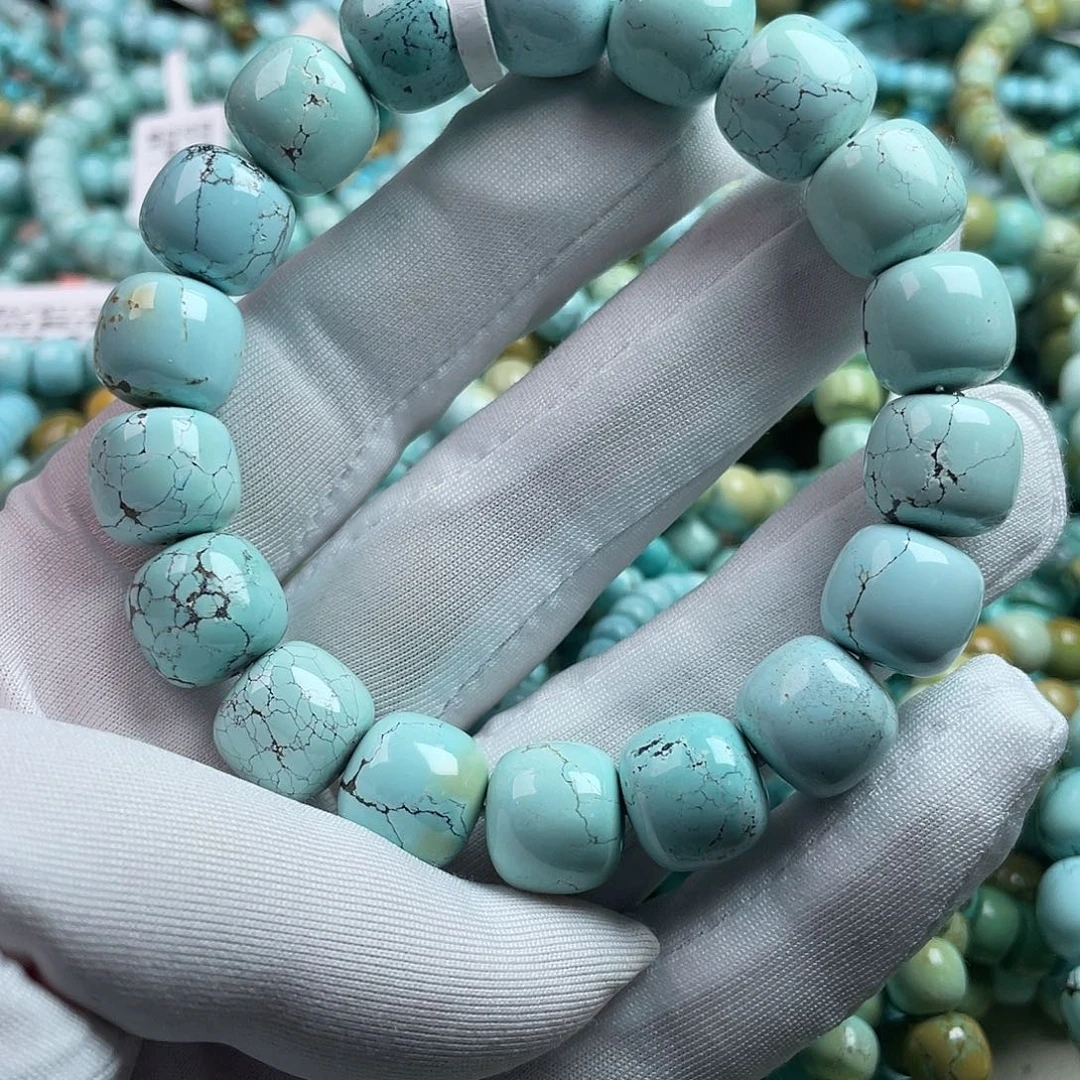 宇***行绿松石未镶嵌珠宝奇石