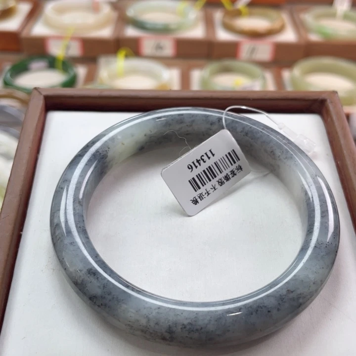 【闪购商品】和田玉手镯（圆镯）未镶嵌1。56 57