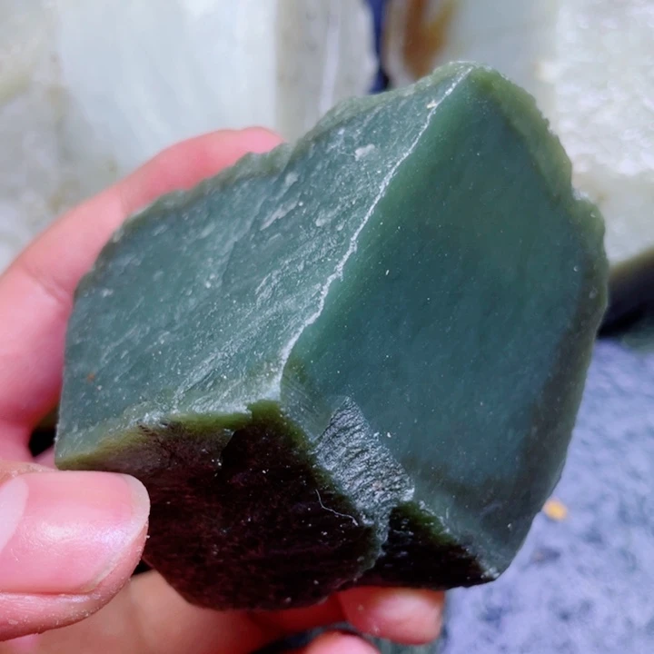 和田玉未镶嵌珠宝半成品