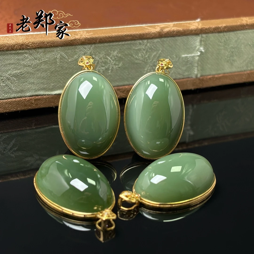 【老郑家】18K金镶和田玉蛋面挂件 多样性发一件 不带链 3041