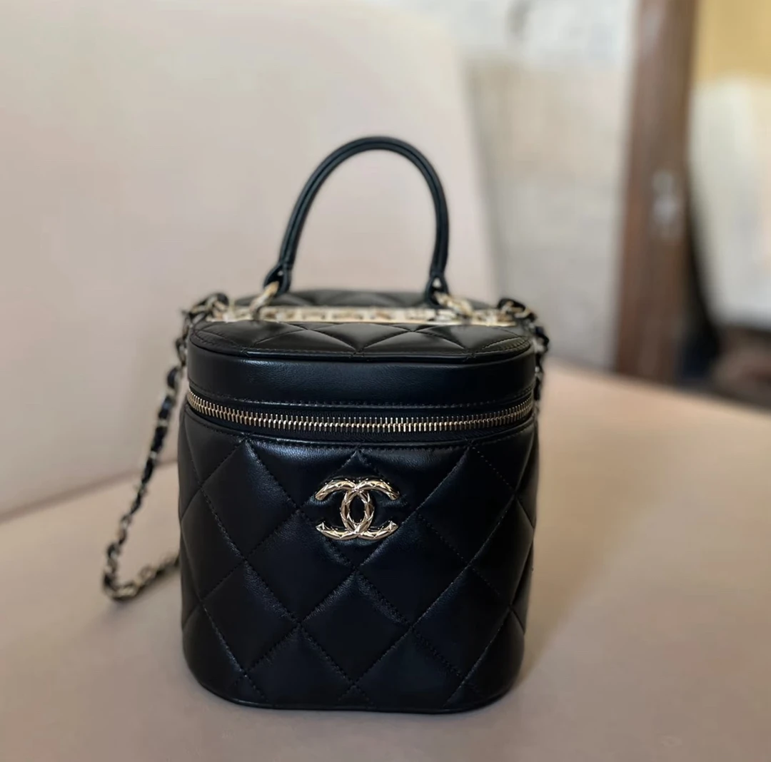 95新 Chanel/香奈儿 多多奢品/香奈儿黑金CC化妆盒子斜挎包/98新