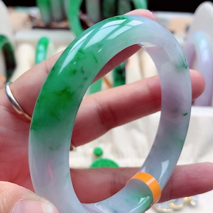 翡翠未镶嵌手镯翡翠